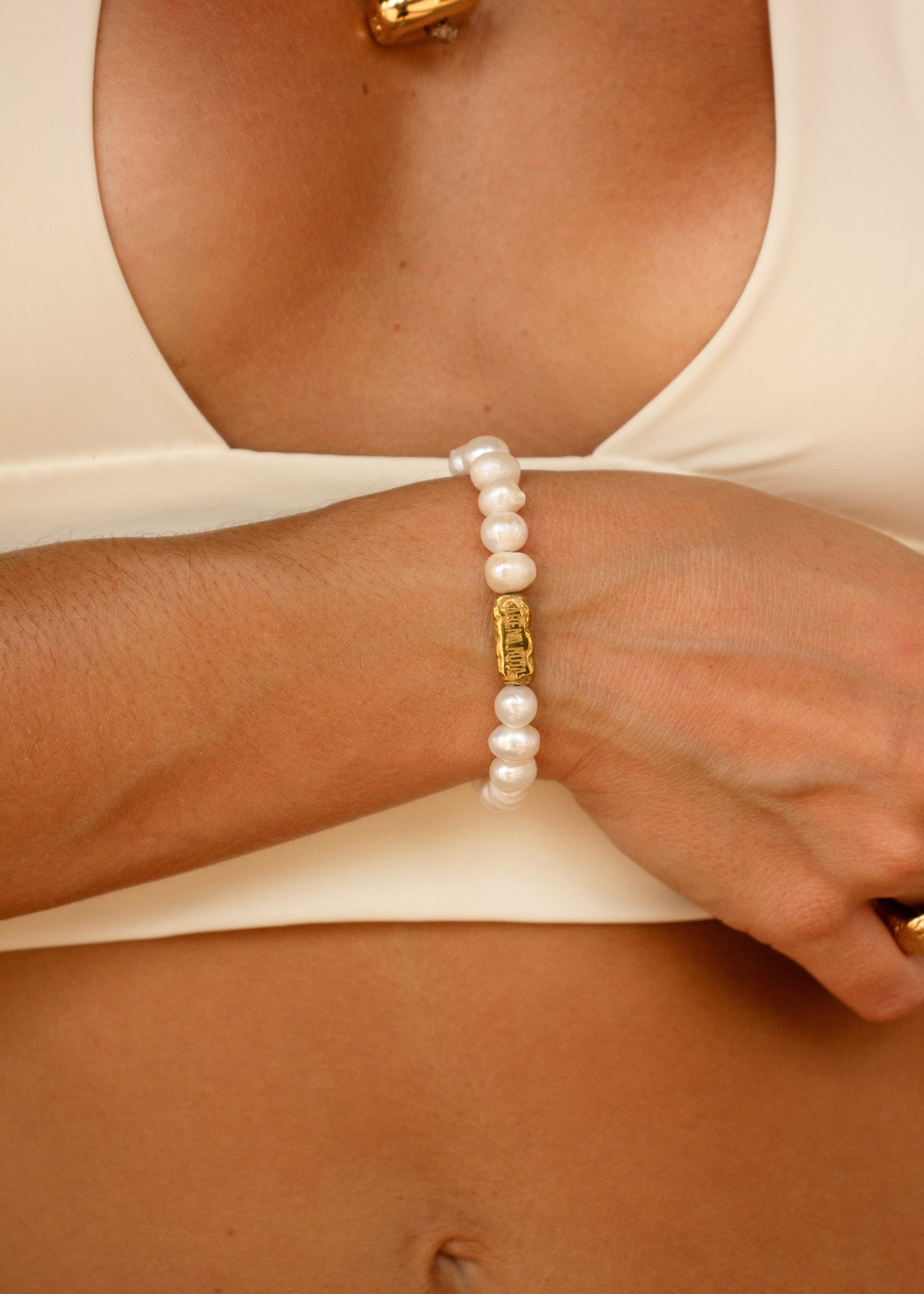 THE CLASSIC PEARL BRACELET